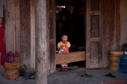 juliedelzescaux-com_kenthao-laos_02