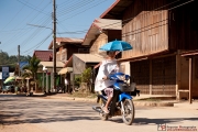 juliedelzescaux-com_kenthao-laos_11