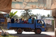 juliedelzescaux-com_kenthao-laos_14